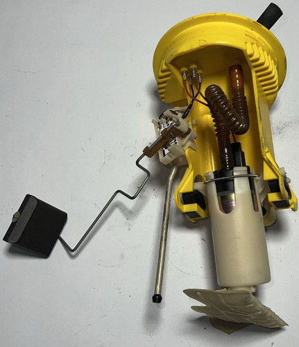 Kraftstoffpumpe seitlich